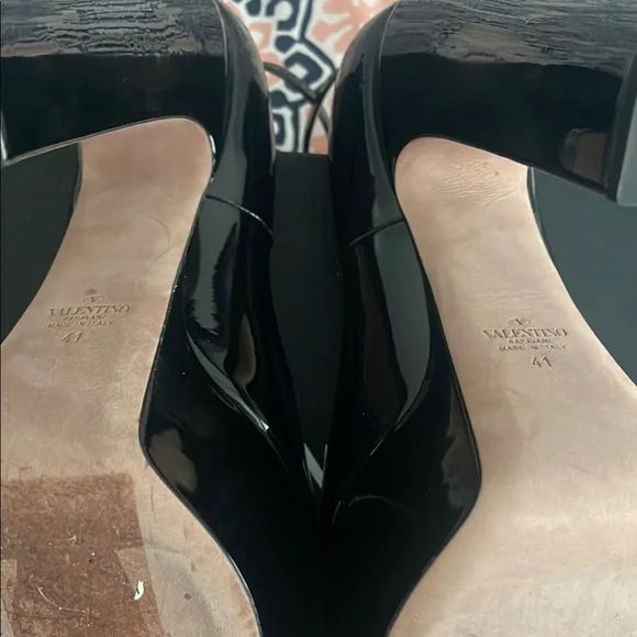 Valentino Garavani Black Patent Platform Heels - Picture 5 of 8
